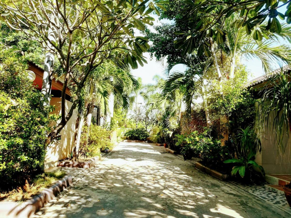 Отель Pluluang Mansion U Thong Экстерьер фото
